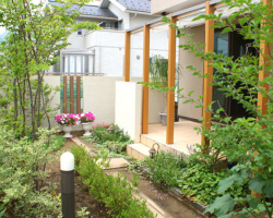 植栽、草花植え込みの施工例です